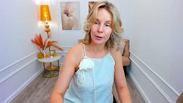 Sinty Devis online show from June 9, 2026, 4:24 am