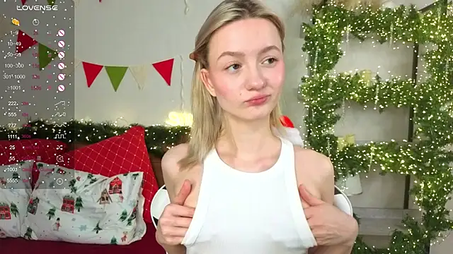 IdaValenti online show from December 15, 2025, 11:09 pm