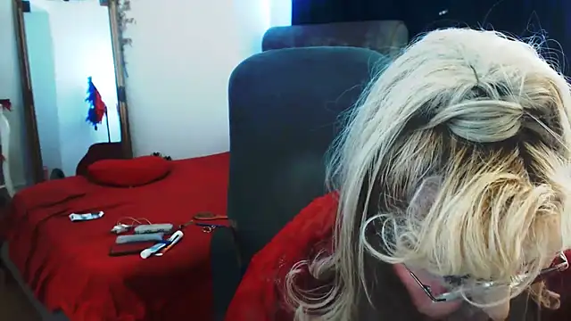 Snapshot of MatureExtasy chatting on October 1, 2025, 9:26 am MatureExtasy online show from October 1, 2025, 9:26 am