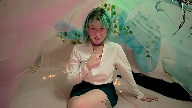 Snapshot of Akemilun chatting on October 26, 2025, 6:47 pm Akemilun online show from October 26, 2025, 6:47 pm