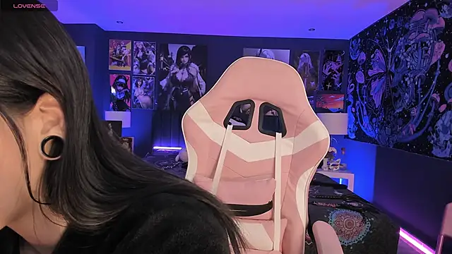 Snapshot of LanaKyutt chatting on September 24, 2025, 10:13 pm LanaKyutt online show from September 24, 2025, 10:13 pm