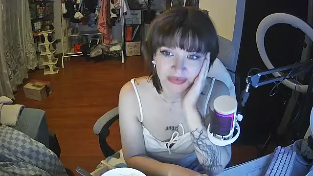 angelic sg online show from January 26, 2025, 1:52 am