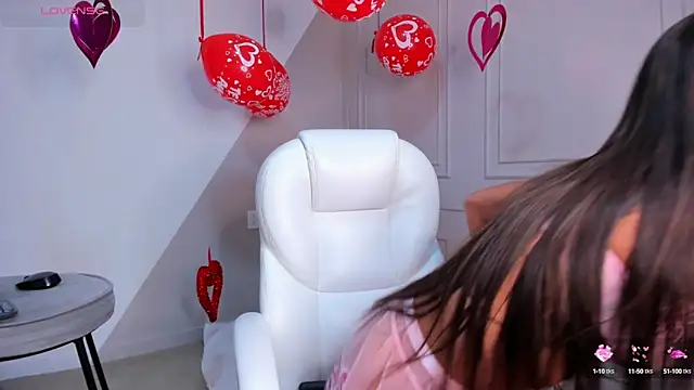 Snapshot of carolriveraa_ chatting on February 14, 2025, 5:36 pm carolriveraa online show from February 14, 2025, 5:36 pm