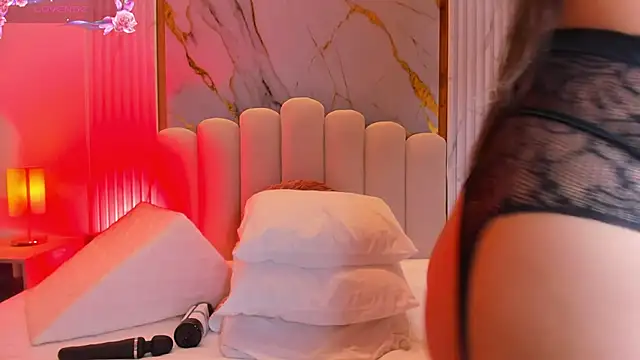 Snapshot of carolriveraa_ chatting on March 18, 2025, 7:53 pm carolriveraa online show from March 18, 2025, 7:53 pm