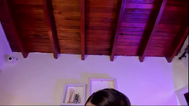 Snapshot of emmy_r chatting on April 9, 2026, 12:10 pm emmy r online show from April 9, 2026, 12:10 pm