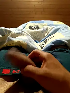 huan01 online show from March 15, 2025, 7:38 pm