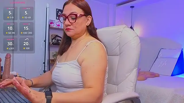 Snapshot of lady_nylon_ chatting on September 23, 2025, 11:57 am lady nylon  online show from September 23, 2025, 11:57 am