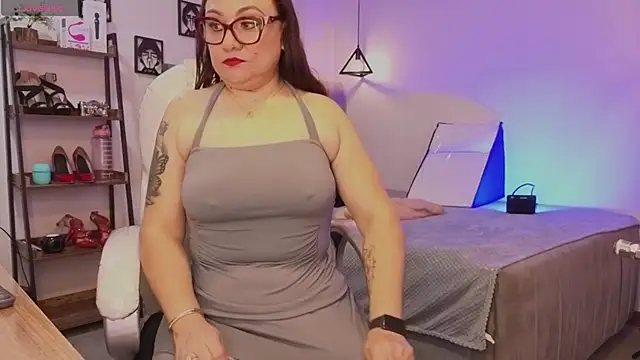 Snapshot of lady_nylon_ chatting on October 28, 2025, 12:09 pm lady nylon  online show from October 28, 2025, 12:09 pm