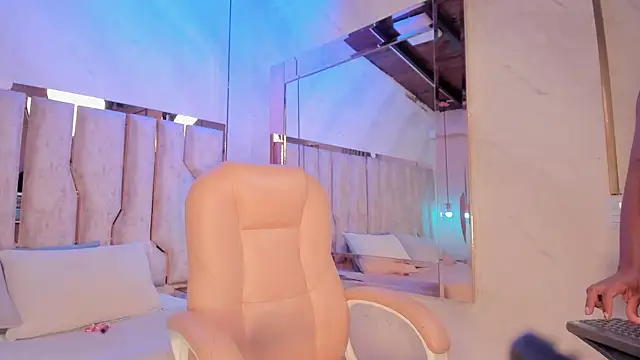 ari monet online show from February 18, 2026, 11:50 am