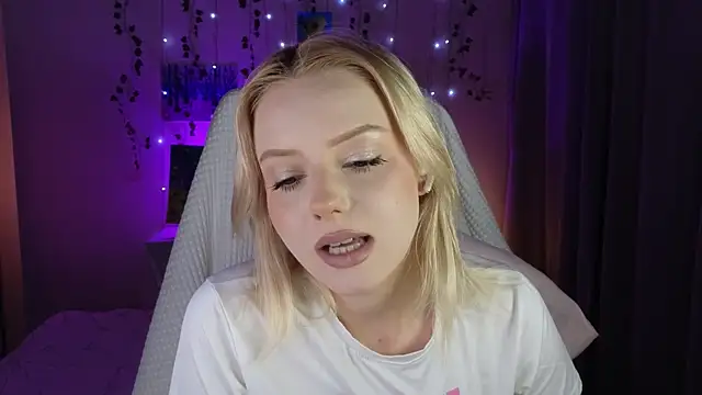ImBonBon online show from July 3, 2026, 10:49 pm