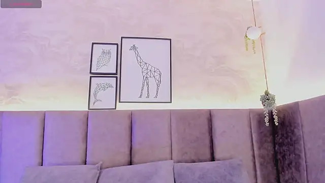 chloe sullivannn online show from February 6, 2026, 9:40 pm