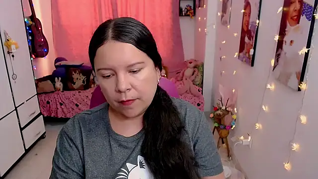 claryssa  online show from May 2, 2026, 8:25 pm