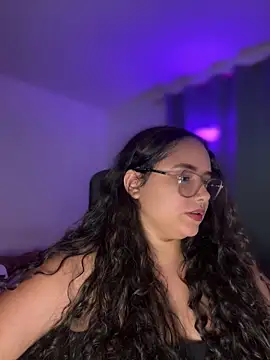 CurlyGirl 1 online show from May 17, 2026, 1:14 am
