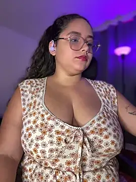 CurlyGirl 1 online show from May 22, 2026, 2:08 am