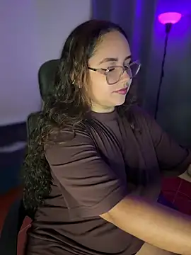 CurlyGirl 1 online show from May 23, 2026, 11:42 pm