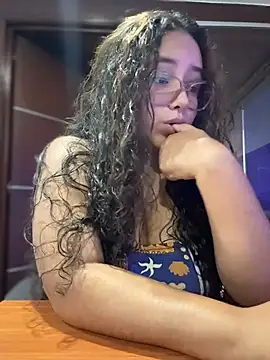 CurlyGirl 1 online show from August 6, 2026, 12:56 am