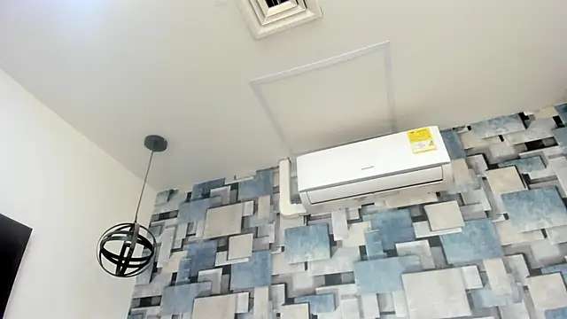 angel dthroatt online show from February 10, 2026, 12:09 pm