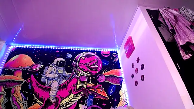 BellaLiz  online show from October 1, 2025, 2:12 pm