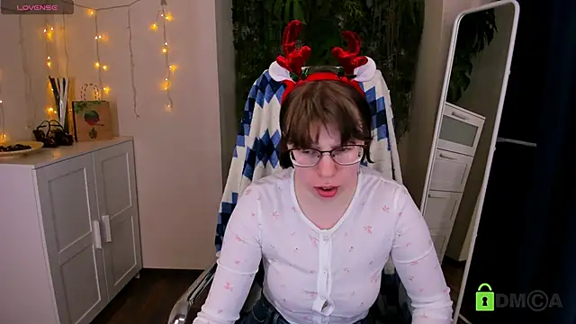 Melissa Wells online show from December 15, 2024, 9:42 pm