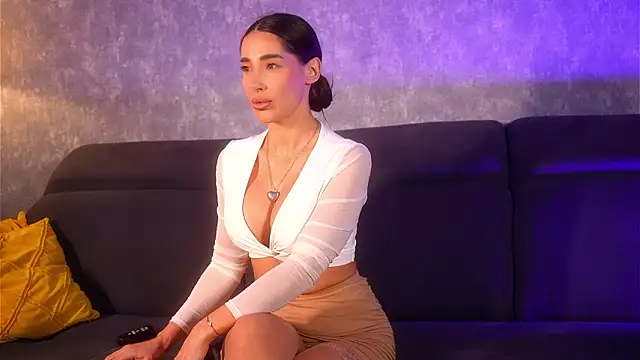 Snapshot of Miriam_fox chatting on March 15, 2026, 7:25 am Miriam fox online show from March 15, 2026, 7:25 am