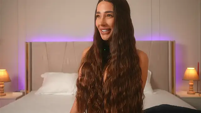 Snapshot of Miriam_fox chatting on March 21, 2026, 9:14 am Miriam fox online show from March 21, 2026, 9:14 am