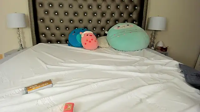 NadiaLyla online show from January 10, 2026, 2:35 am