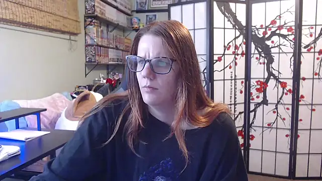 Sarahtineke online show from May 6, 2026, 4:45 pm