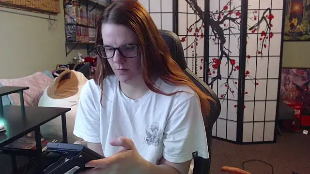 Sarahtineke online show from May 30, 2026, 3:42 pm