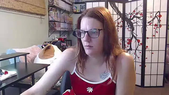 Sarahtineke online show from July 15, 2026, 5:29 pm