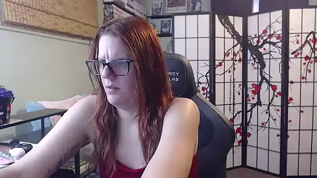 Sarahtineke online show from August 2, 2026, 5:22 pm