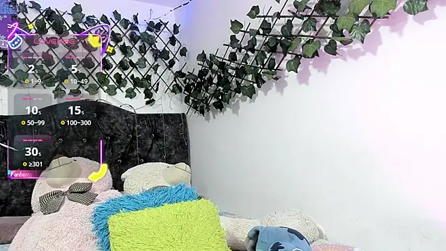 Snapshot of PaulinaSwan chatting on October 2, 2025, 5:25 am PaulinaSwan online show from October 2, 2025, 5:25 am