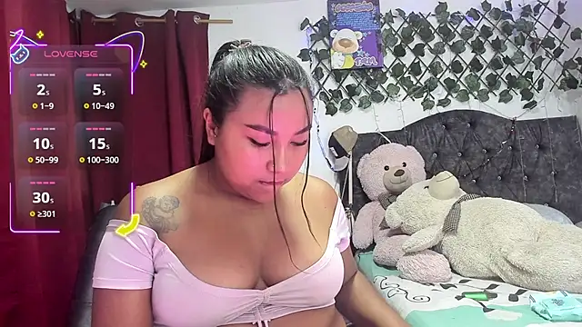 Snapshot of PaulinaSwan chatting on October 10, 2025, 4:00 am PaulinaSwan online show from October 10, 2025, 4:00 am