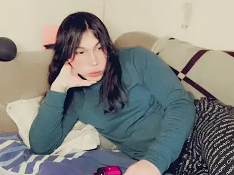 Snapshot of evelyntvsexy chatting on January 14, 2025, 5:30 am evelyntvsexy online show from January 14, 2025, 5:30 am