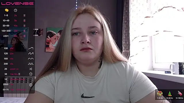 Snapshot of Light_Luna chatting on October 26, 2025, 7:14 am Light Luna online show from October 26, 2025, 7:14 am