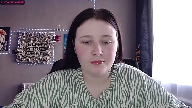 Snapshot of Light_Luna chatting on May 8, 2026, 11:26 am Light Luna online show from May 8, 2026, 11:26 am
