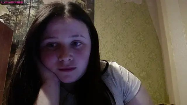 Snapshot of Light_Luna chatting on May 20, 2026, 4:02 pm Light Luna online show from May 20, 2026, 4:02 pm