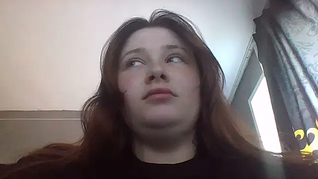 Snapshot of Light_Luna chatting on June 7, 2026, 7:34 am Light Luna online show from June 7, 2026, 7:34 am