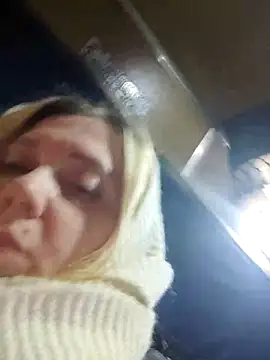 Snapshot of LeraSweet chatting on December 17, 2025, 5:41 pm LeraSweet online show from December 17, 2025, 5:41 pm