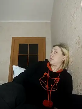 Snapshot of LeraSweet chatting on February 8, 2026, 8:56 pm LeraSweet online show from February 8, 2026, 8:56 pm