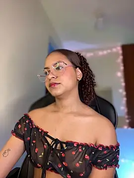 Snapshot of gretta_kler1 chatting on December 3, 2024, 11:33 am gretta kler1 online show from December 3, 2024, 11:33 am