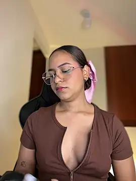 Snapshot of gretta_kler1 chatting on January 22, 2025, 1:11 pm gretta kler1 online show from January 22, 2025, 1:11 pm