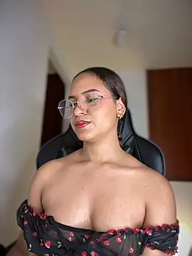 Snapshot of gretta_kler1 chatting on February 9, 2025, 3:53 am gretta kler1 online show from February 9, 2025, 3:53 am