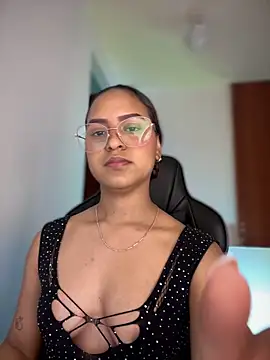 Snapshot of gretta_kler1 chatting on February 13, 2025, 1:37 pm gretta kler1 online show from February 13, 2025, 1:37 pm