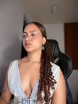 Snapshot of gretta_kler1 chatting on March 13, 2025, 2:23 pm gretta kler1 online show from March 13, 2025, 2:23 pm