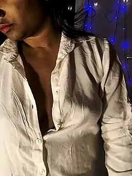 FANTASY QUEEN 07 online show from February 23, 2025, 9:59 pm