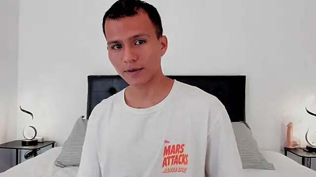 Snapshot of jaylen_and_duke chatting on January 11, 2025, 11:12 am jaylen and duke online show from January 11, 2025, 11:12 am