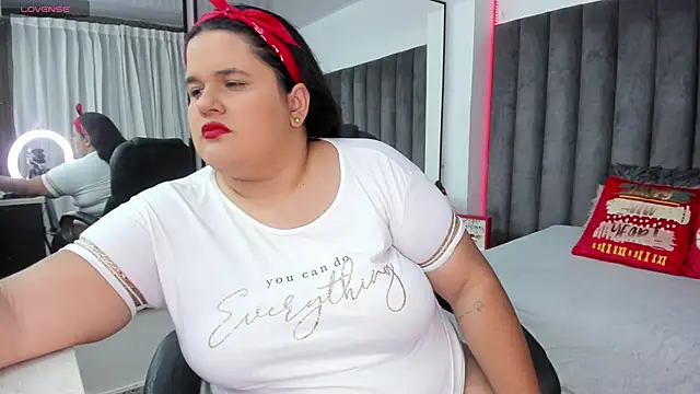natalia curvy1 online show from December 17, 2024, 7:26 pm