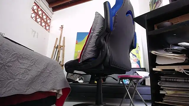 FurryLatinArtist online show from January 14, 2025, 3:57 pm
