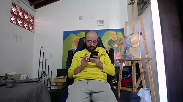 FurryLatinArtist online show from February 17, 2025, 3:20 pm