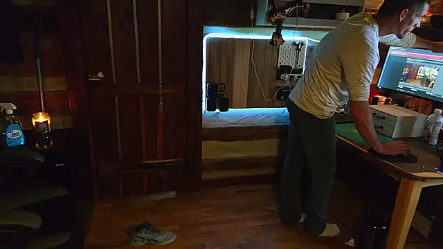 HARD 2QUIT online show from October 5, 2025, 6:28 pm